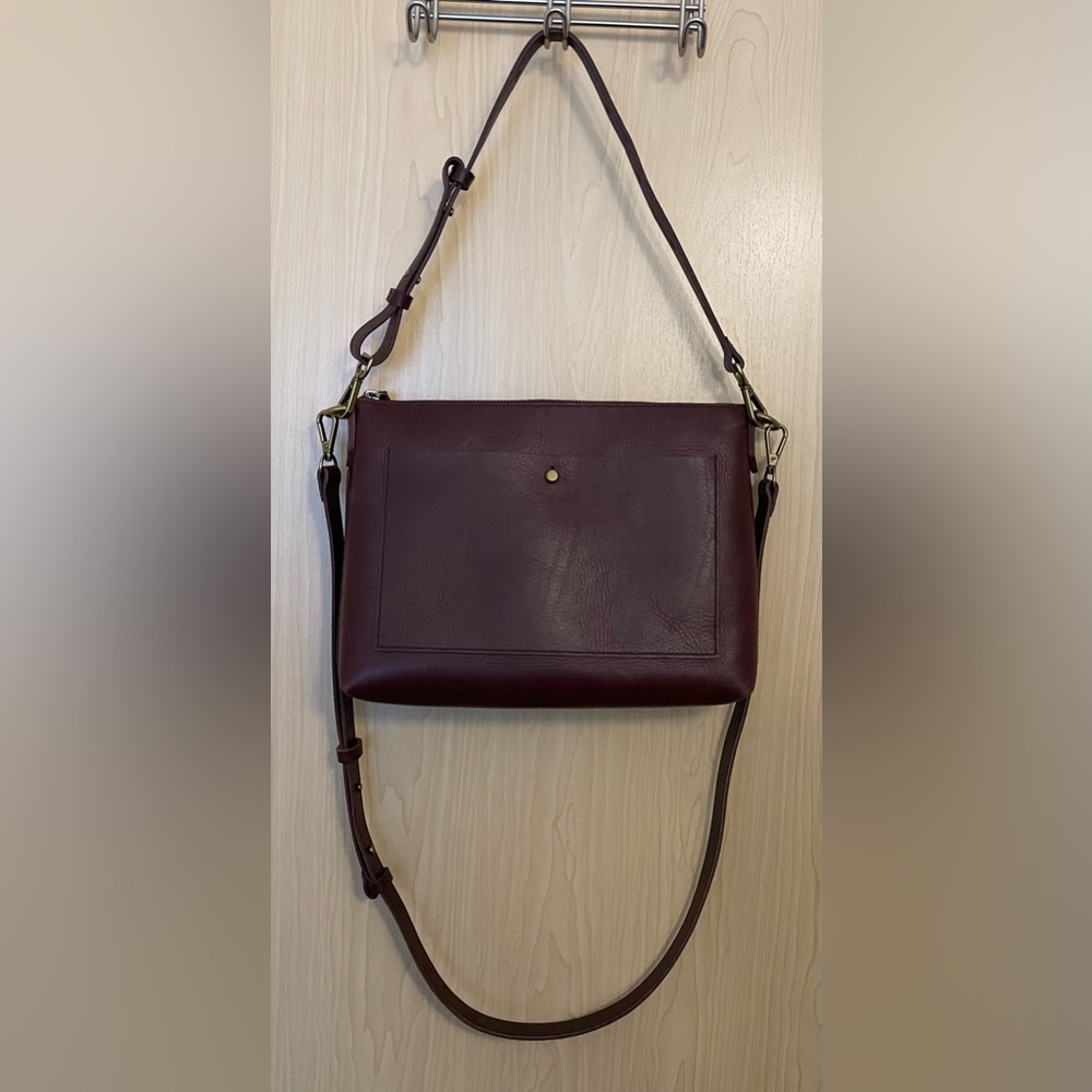 Transport Shoulder Crossbody Bag in Dark Cabernet